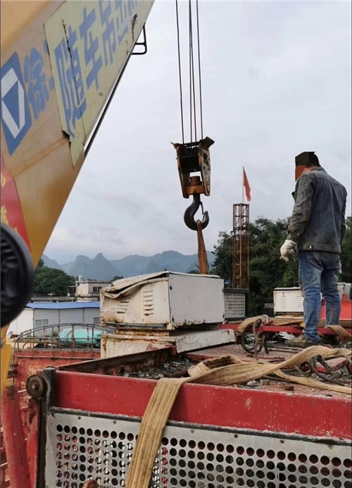 古城区大件吊装搬运设备常用的施工手势信号解答
