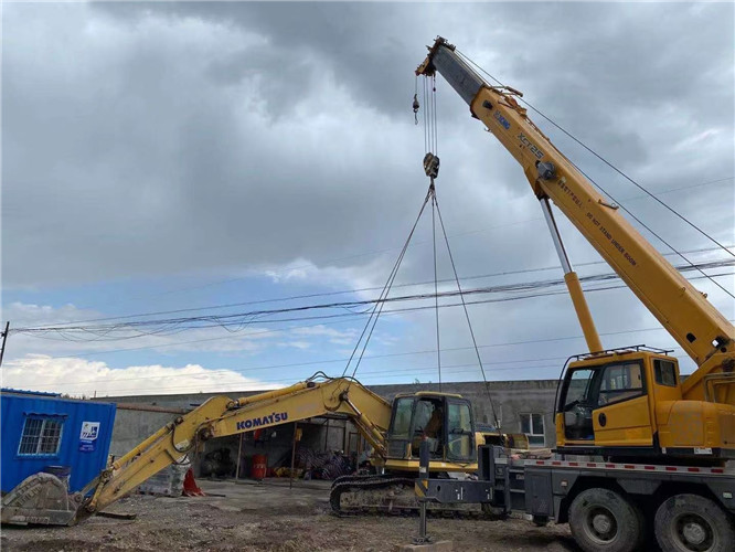 古城区25吨吊车的工作半径是多少？